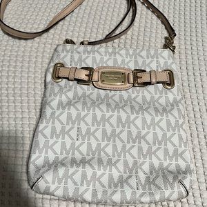Michael Kors Signature Crosbody